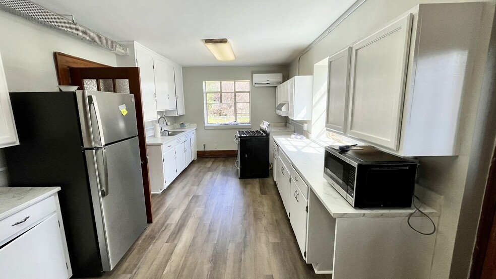 More Photos Of 911 Falls Rd, Rocky Mount Religious Facility For Sale