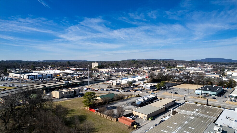 More Photos Of 1847 University Dr NW, Huntsville Light Distribution For Lease