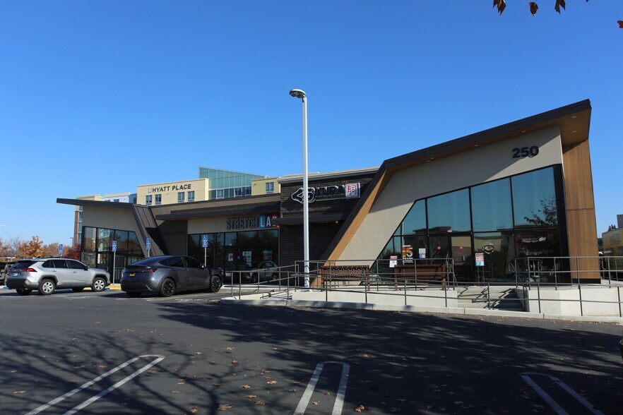More Photos Of 250 Gibson Dr, Roseville Freestanding For Lease