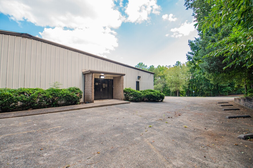 More Photos Of 121 S Lasalle St, Durham Warehouse For Lease