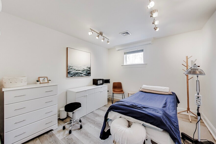 More Photos Of 5528A Hempstead Way, Springfield Office For Sale