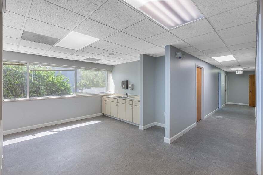 More Photos Of 7271 N Main St, Dayton Medical For Lease