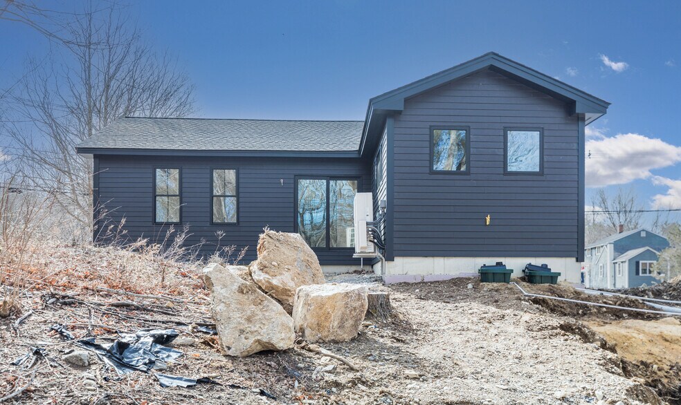 More Photos Of 22 Pioneer Rd, Rye Office Residential For Sale