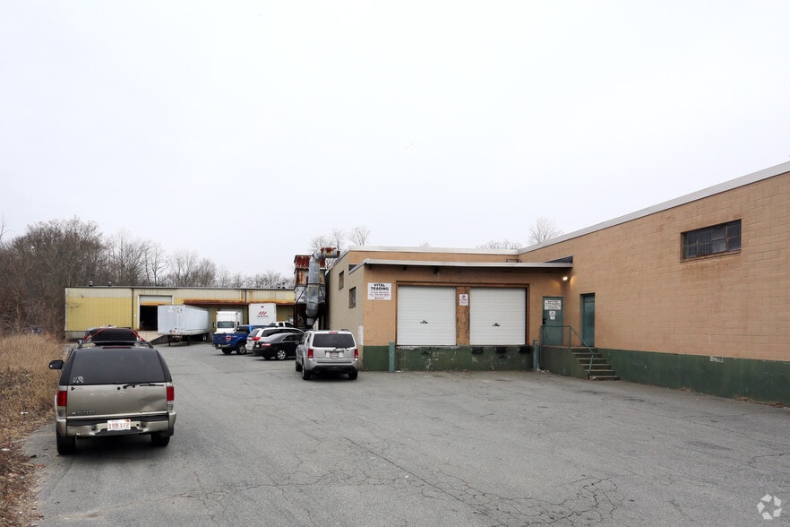 More Photos Of 360 Broadway, Taunton Warehouse For Lease