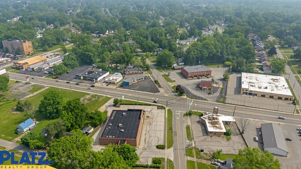 More Photos Of 2840 Youngstown Rd SE, Warren Drugstore For Sale