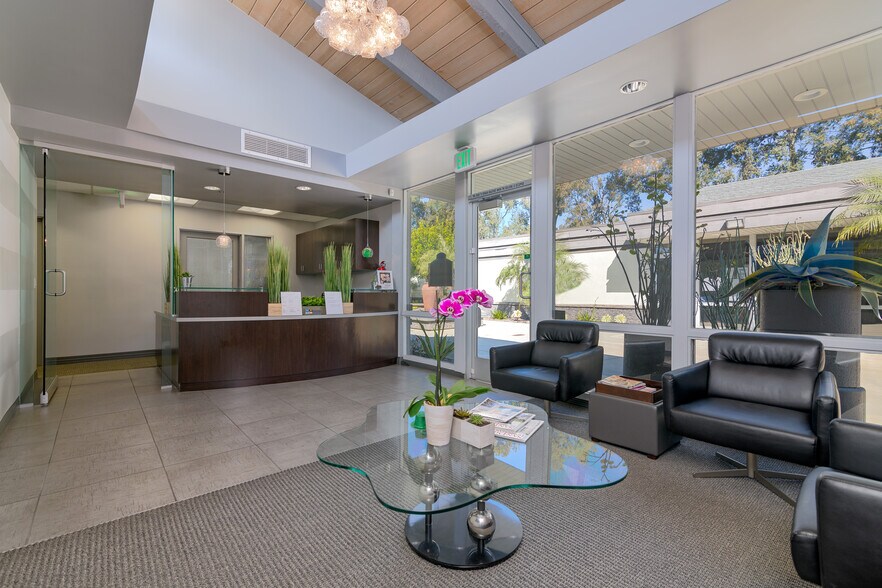 More Photos Of 3998 Vista Way, Oceanside Medical For Lease