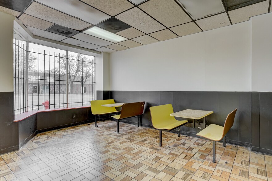 More Photos Of 21559 Grand River Ave, Detroit Storefront For Lease