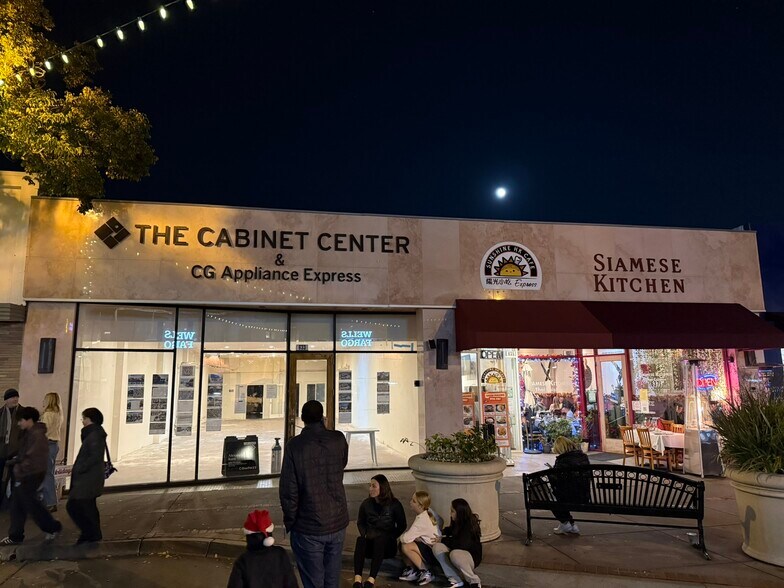 Primary Photo Of 633-637 Laurel St, San Carlos Restaurant For Lease