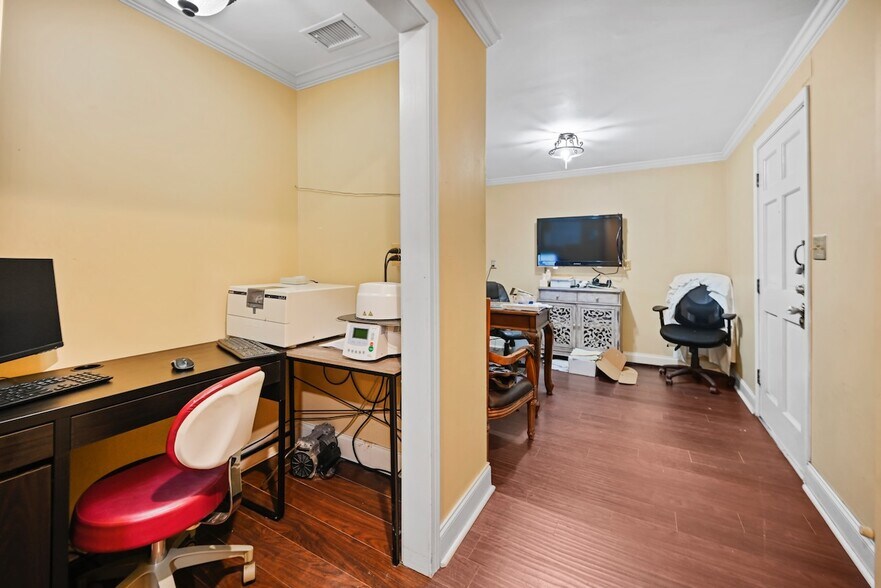 More Photos Of 1624 NE Piedmont Ave, Atlanta Medical For Sale