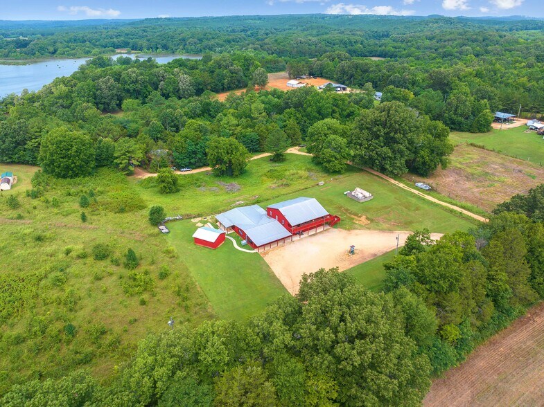 More Photos Of 7386 Mt Carmel Rd, Decaturville Convenience Store For Sale