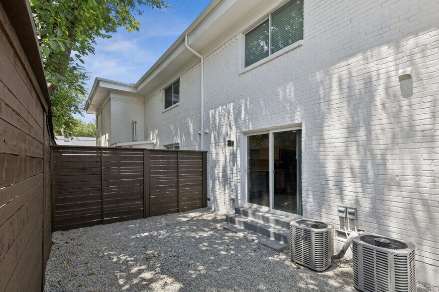 More Photos Of 5015 Bryan St, Dallas Apartments For Sale