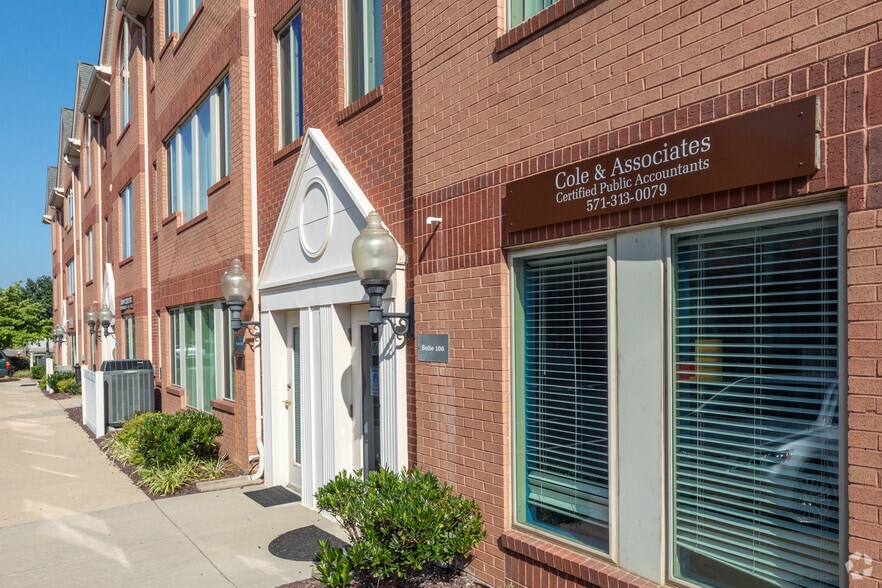More Photos Of 22636 Glenn Dr, Sterling Medical For Lease