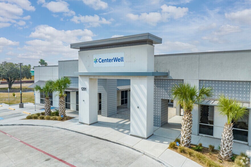 More Photos Of 1201 Expressway 83, McAllen Medical For Sale