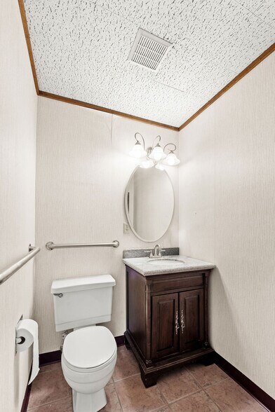 More Photos Of 715 W Hopkins St, San Marcos Daycare Center For Sale