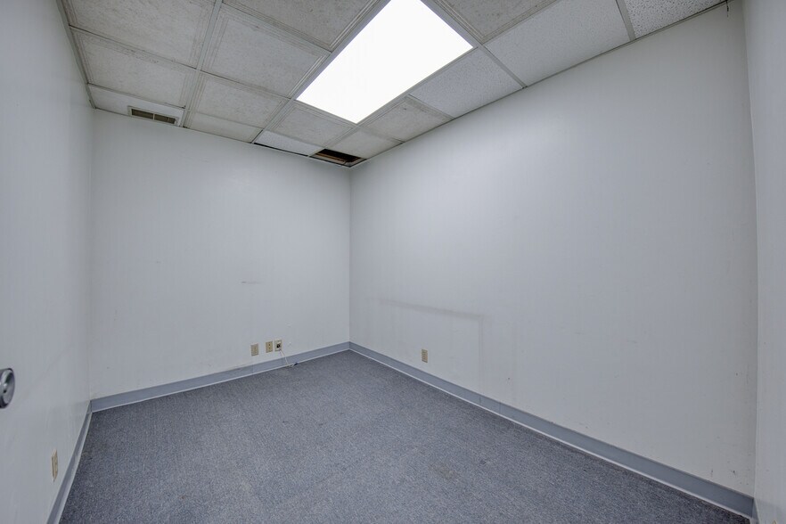 More Photos Of 226 Washington St, Newell Storefront Retail Residential For Sale