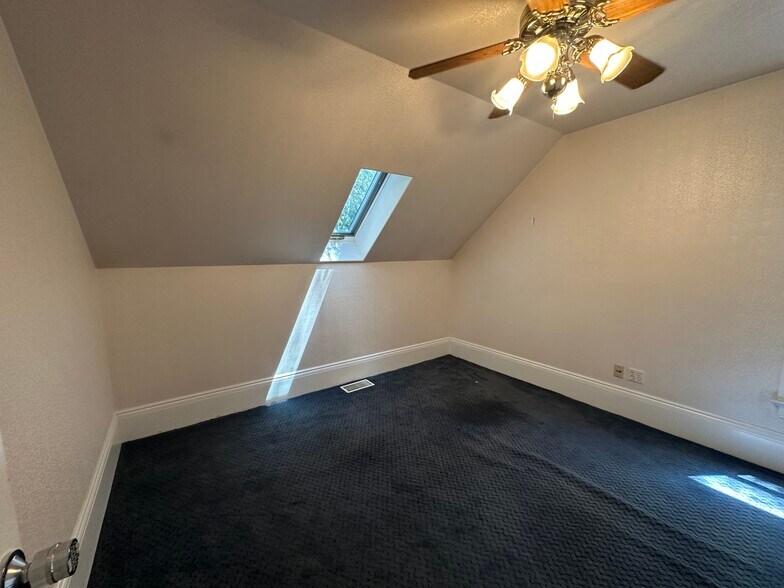 More Photos Of 550 W Musser St, Carson City Office For Lease