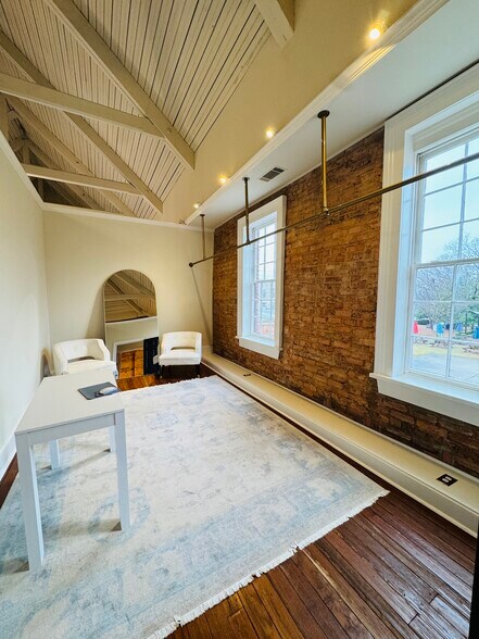 More Photos Of 11 School St, Watkinsville Office For Lease