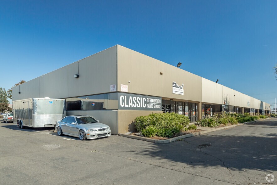 More Photos Of 1103 N B St, Sacramento Flex For Lease