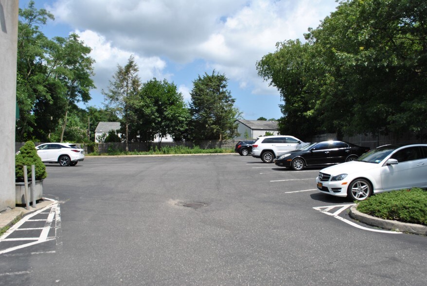 More Photos Of 3021-3023 Jericho Tpke, East Northport Storefront For Lease