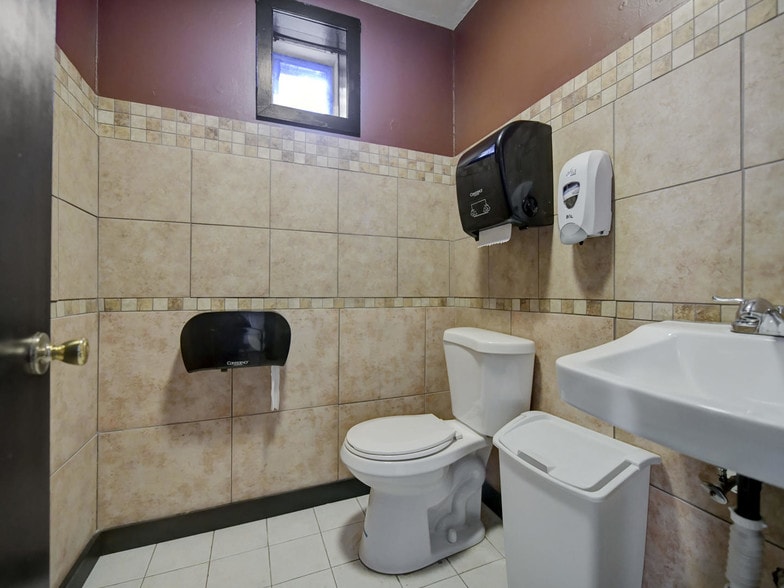 More Photos Of 638-640 Stokes Rd, Medford Restaurant For Sale