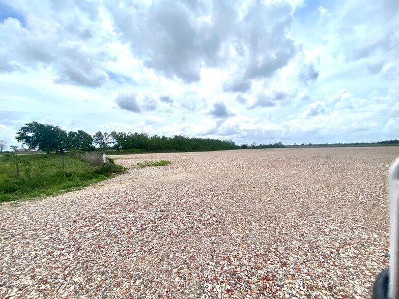 More Photos Of 960 B 960 B FM 365, Port Arthur Land For Lease