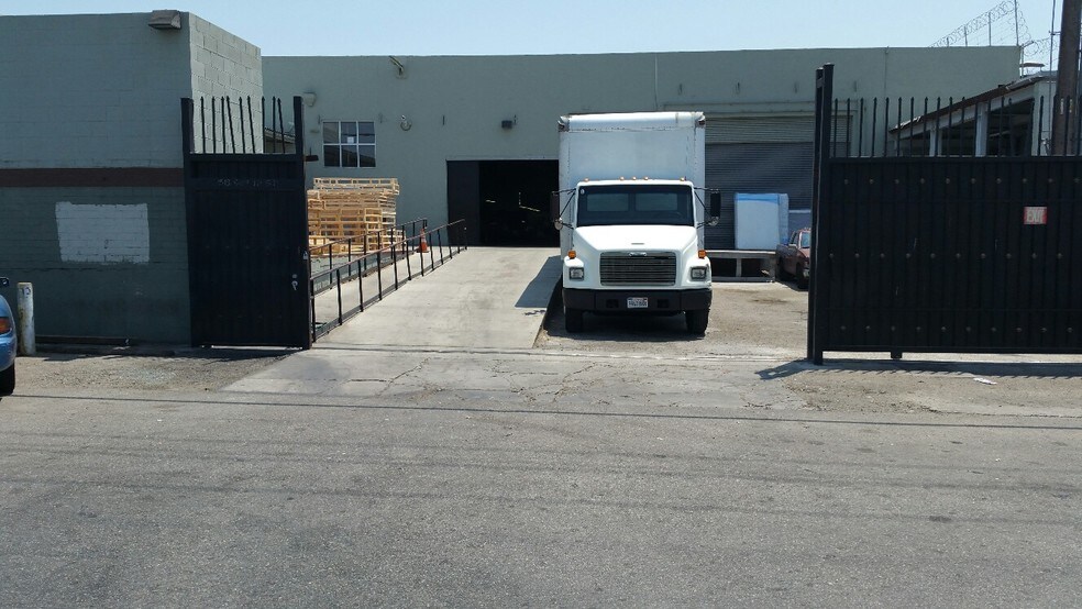 More Photos Of 812 E 59th St, Los Angeles Warehouse For Lease