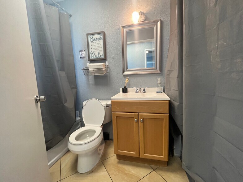 More Photos Of 12664 W Colonial Dr, Winter Garden Freestanding For Lease