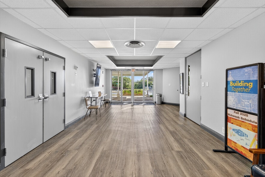 More Photos Of 147 E Hurst Blvd, Hurst Religious Facility For Sale