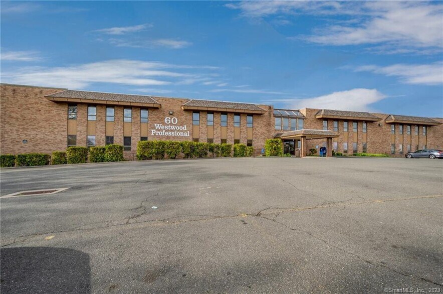 More Photos Of 60 Westwood Ave, Waterbury Medical For Lease