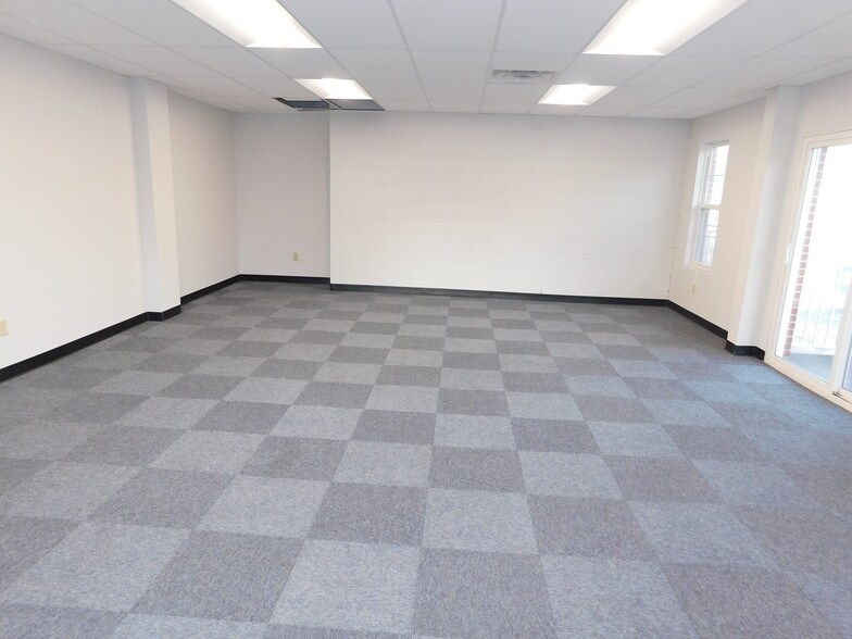 More Photos Of 3270 W North Bend Rd, Cincinnati Office Residential For Sale