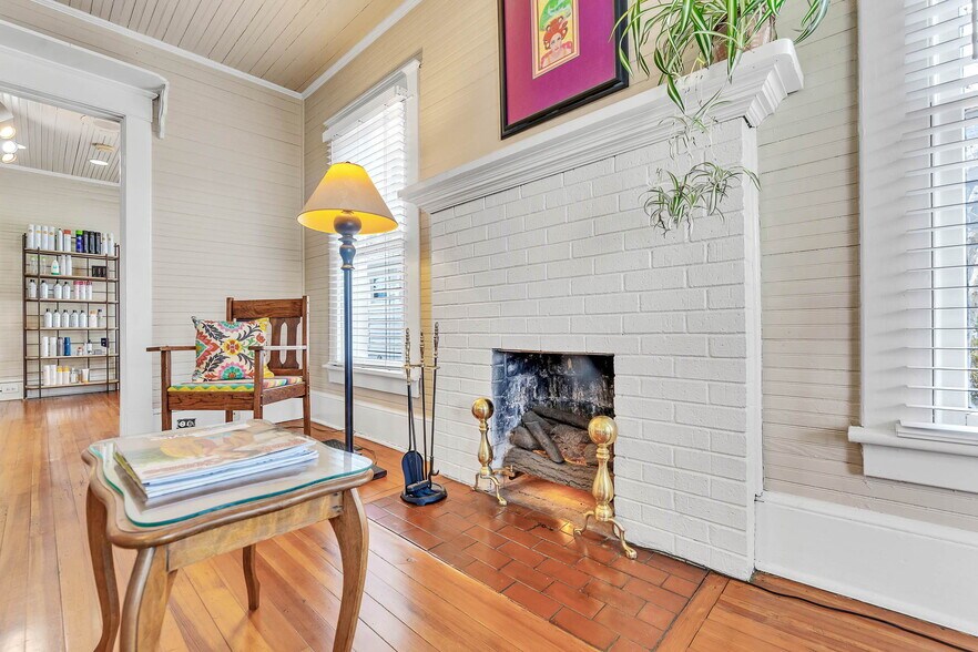 More Photos Of 104 State St, Greensboro Freestanding For Sale