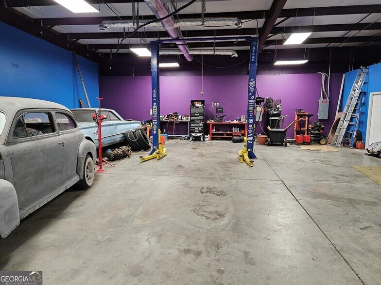 More Photos Of 3860 US Highway 27, Bremen Auto Repair For Sale