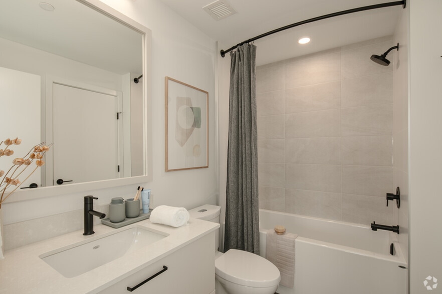 More Photos Of 325 Royal Commons, Victoria Apartments For Lease