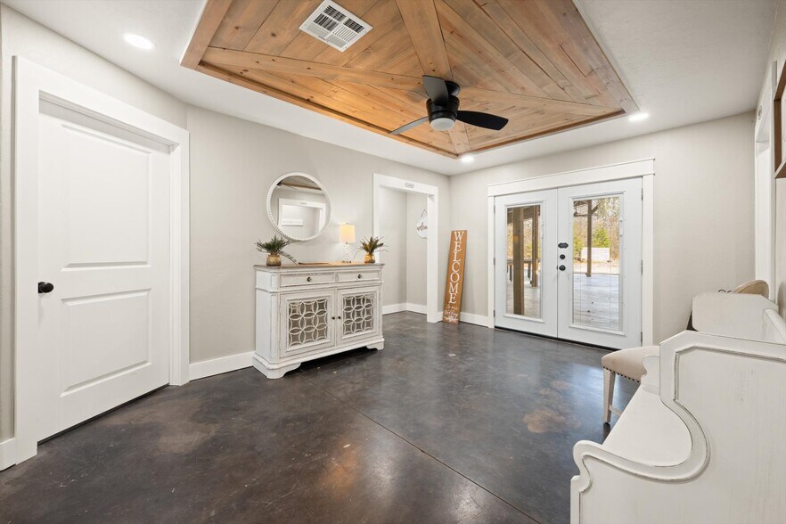 More Photos Of 18186 State Highway 74B, Washington Specialty For Sale