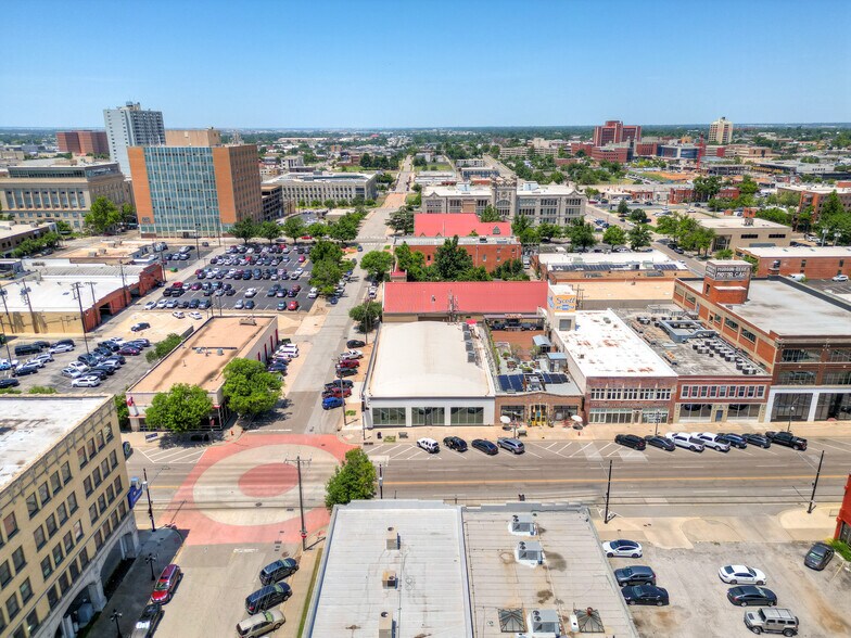 More Photos Of 801 N Broadway Ave, Oklahoma City Storefront Retail Office For Lease