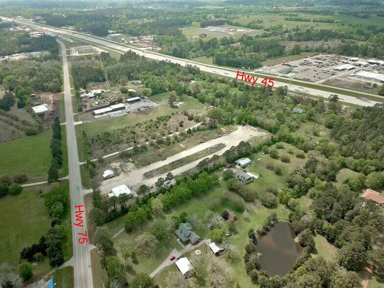 More Photos Of 18135 N Highway 75, Willis Specialty For Sale