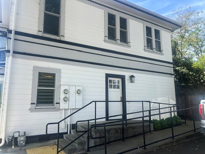 More Photos Of 700 Franklin St, Napa Office For Lease