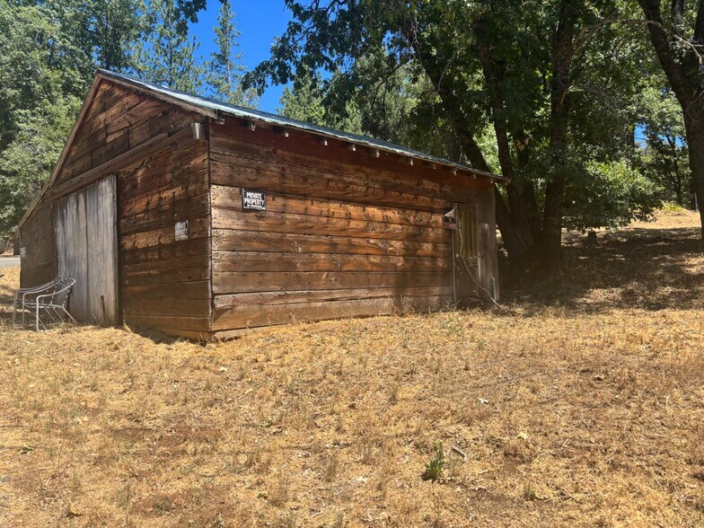 More Photos Of 15574 Hinton Rd, Pioneer Land For Sale