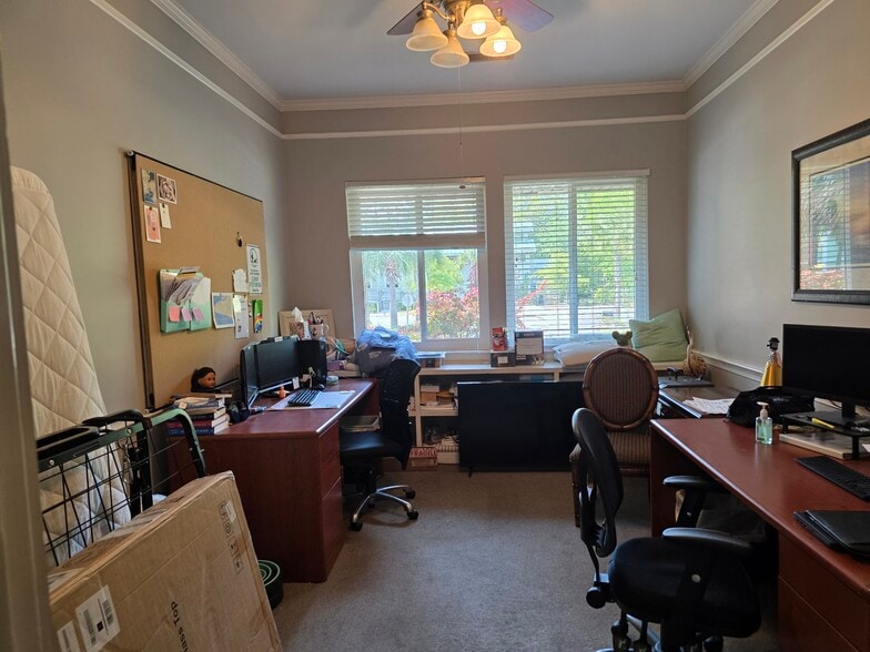 More Photos Of 21 New Orleans Rd, Hilton Head Island Office For Sale