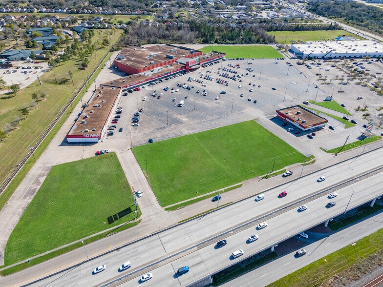 More Photos Of 12309-12367 S Main St, Houston Land For Lease