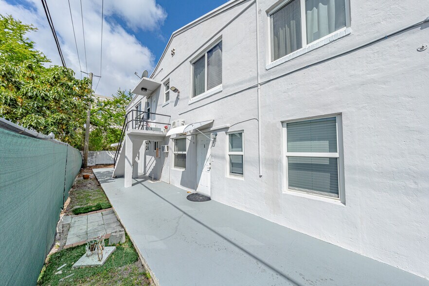 More Photos Of 120 SW 20th Ave, Miami Apartments For Sale