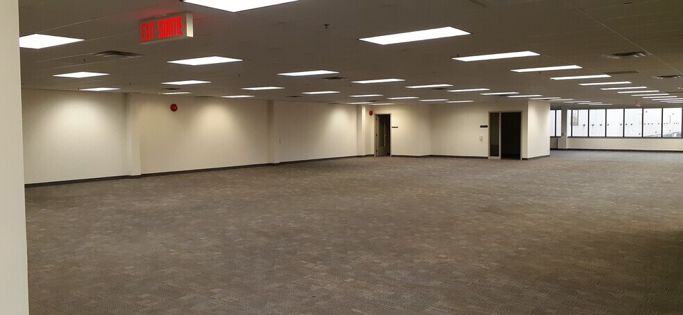 More Photos Of 1555 Wentworth St, Whitby Light Distribution For Lease