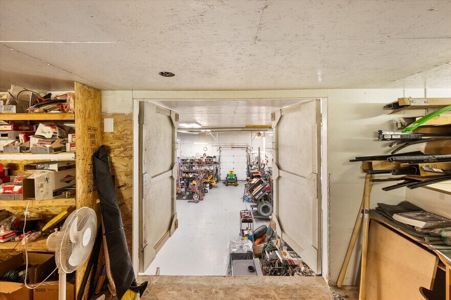 More Photos Of 5 Demick Ln, Salmon Auto Repair For Sale