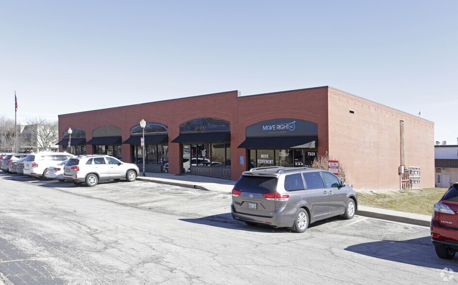 More Photos Of 7311-7331 W 79th St, Overland Park Unknown For Lease