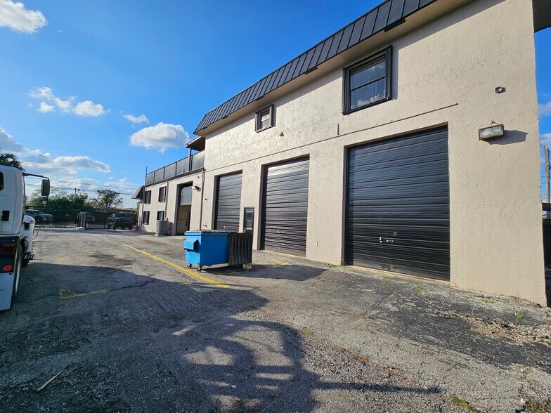 More Photos Of 4670 SW 83rd Ter, Davie Manufacturing For Sale