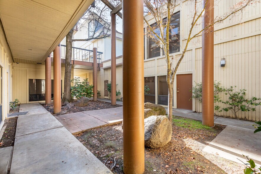 More Photos Of 2848 Arden Way, Sacramento Office For Lease
