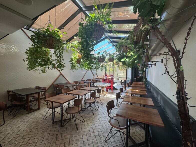 More Photos Of 8479 Melrose Ave, West Hollywood Restaurant For Lease