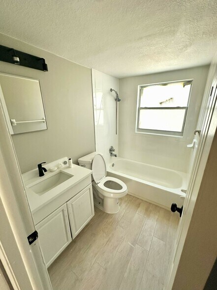 More Photos Of 7309 N Hutton pl, Tampa Apartments For Sale