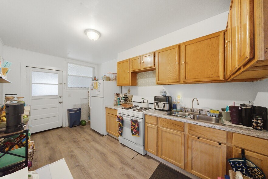 More Photos Of 2038 N Kostner Ave, Chicago Multifamily For Sale