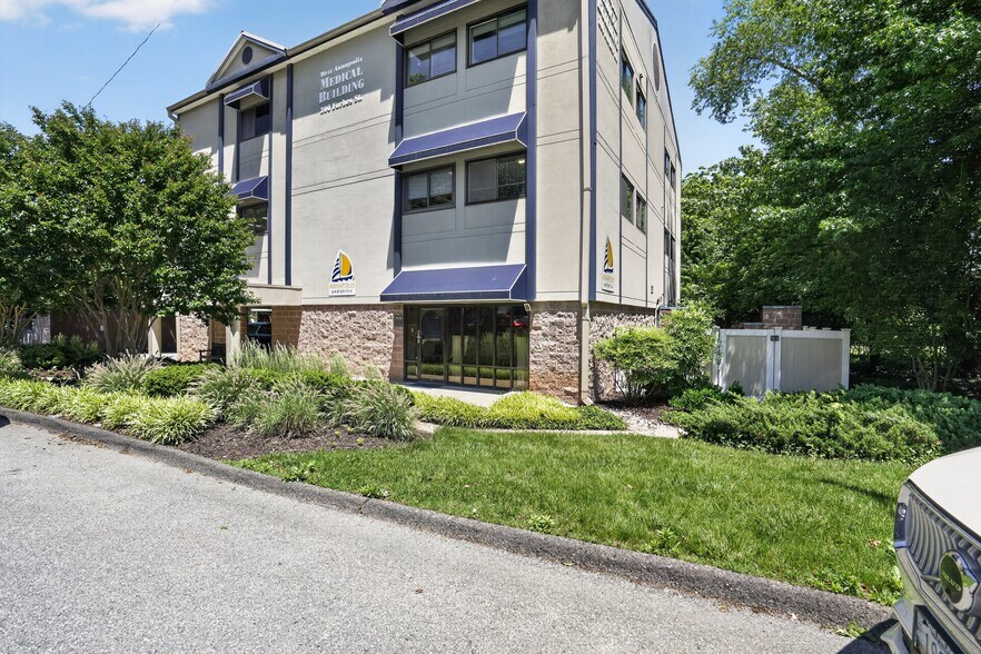More Photos Of 716 Monterey Ave, Annapolis Medical For Sale